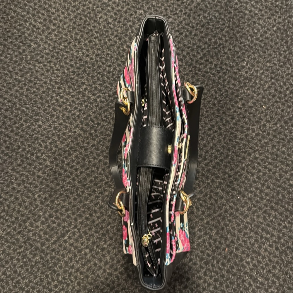 Sassy black & floral Betsey Johnson shoulder bag by Luv Betsey. Gently used. - Picture 11 of 11